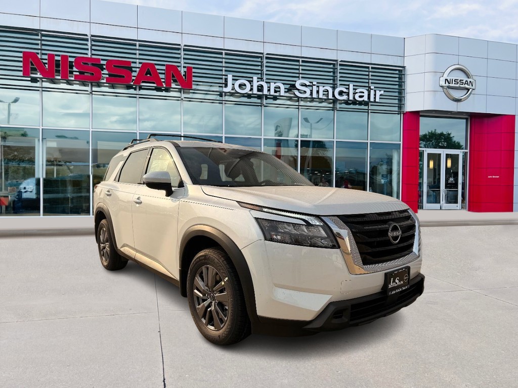 2025 Nissan Pathfinder SV's photo