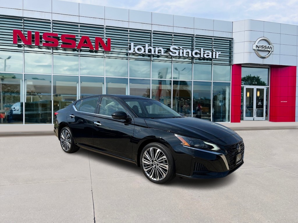 2024 Nissan Altima SL's photo