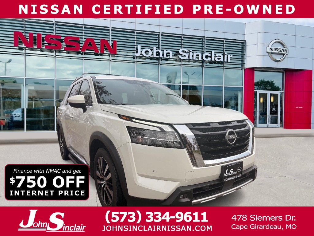 2023 Nissan Pathfinder Platinum's photo