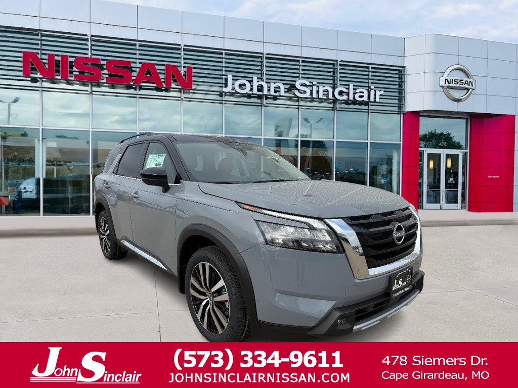 2025 Nissan Pathfinder Platinum's photo