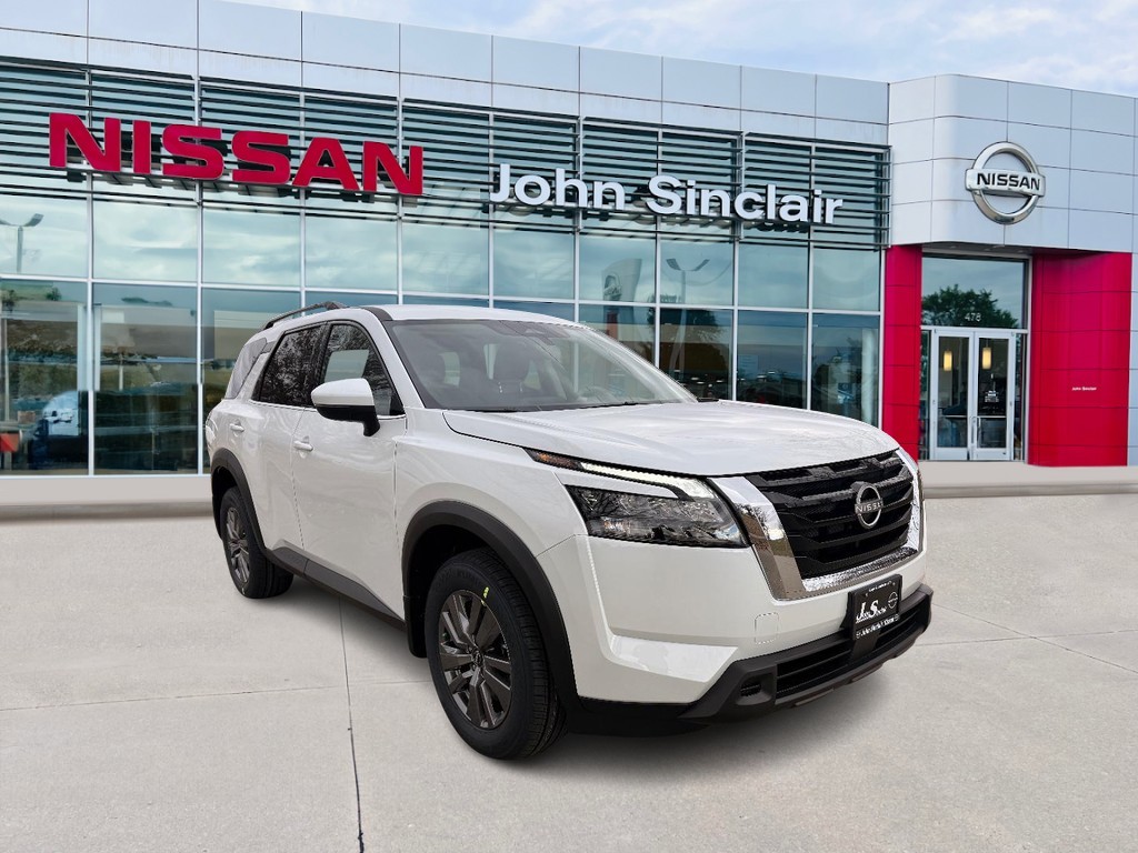 2025 Nissan Pathfinder SV's photo