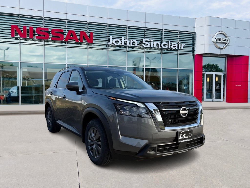 2025 Nissan Pathfinder SV's photo