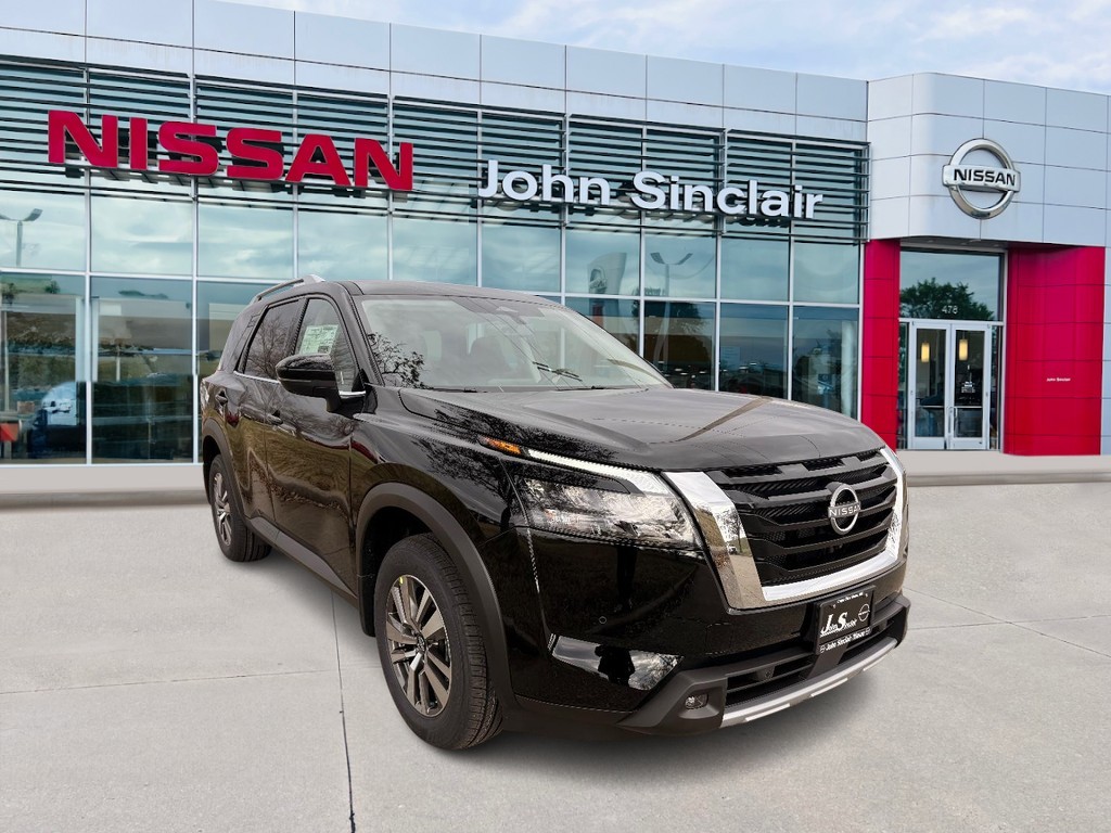 2025 Nissan Pathfinder SL's photo