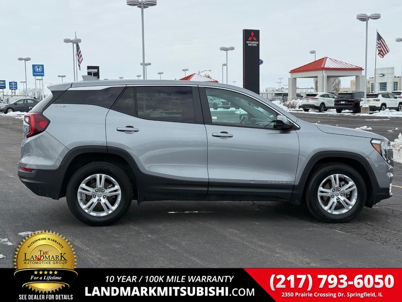 2024 GMC Terrain SLE's photo