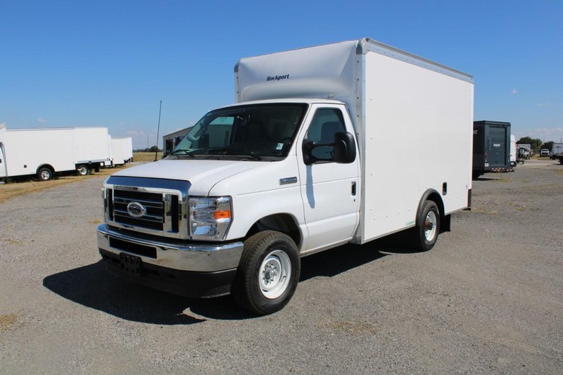 2024 Ford E-Series Cutaway Base's photo