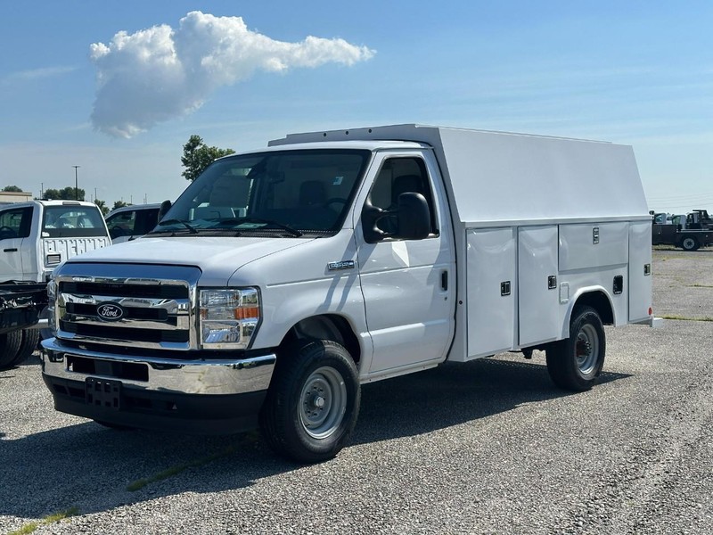 2026 Ford E-Series Cutaway Base's photo