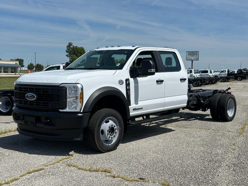 2026 Ford F-550 Super Duty Chassis Cab XL's photo
