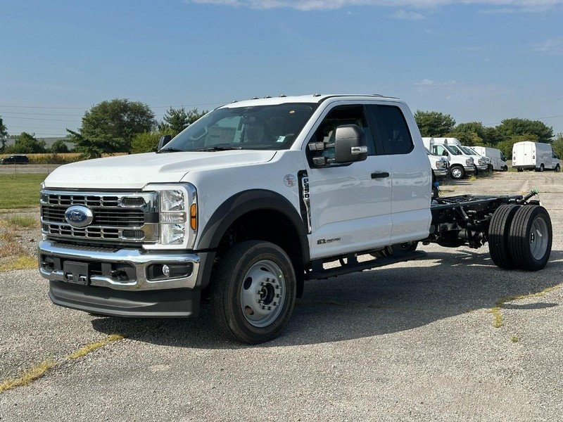 2026 Ford F-550 Super Duty Chassis Cab XL's photo