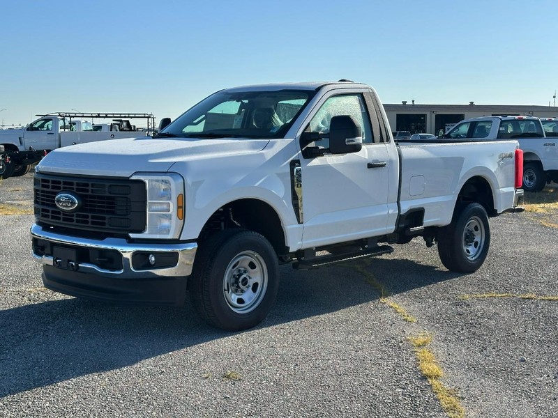 2026 Ford F-350 Super Duty XL's photo