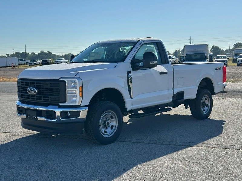 2026 Ford F-350 Super Duty XL's photo