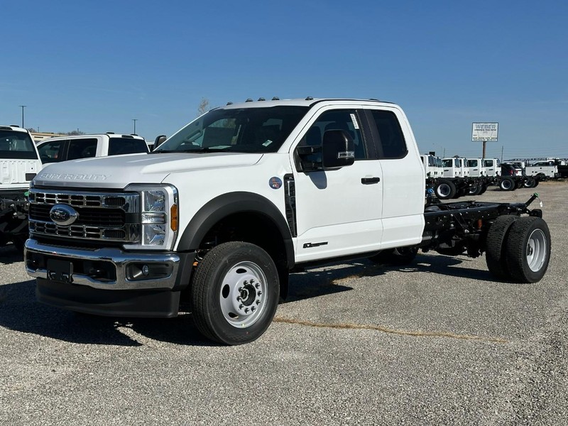 2026 Ford F-450 Super Duty Chassis Cab XL's photo
