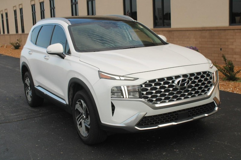 2022 Hyundai Santa Fe SEL's photo
