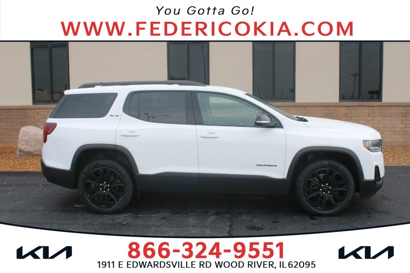 2022 GMC Acadia SLE's photo