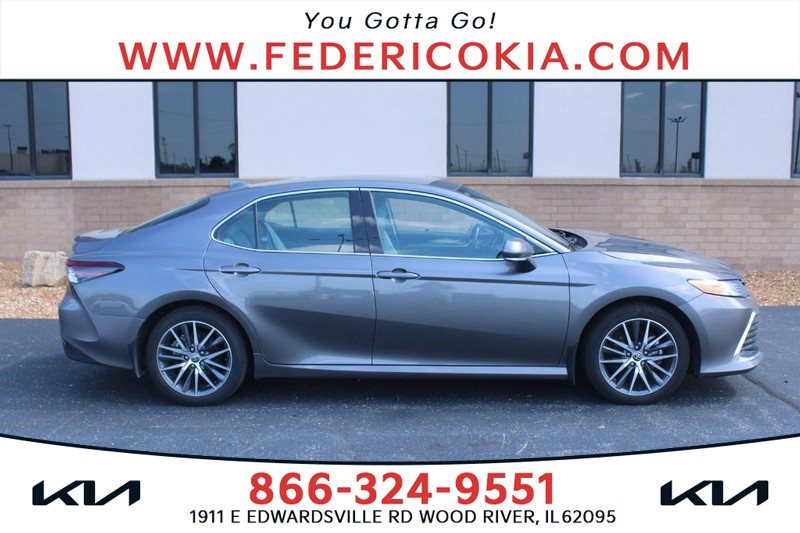 2024 Toyota Camry XLE's photo