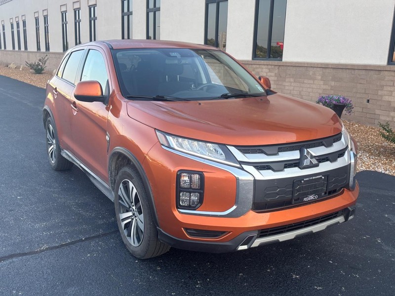 2022 Mitsubishi Outlander Sport ES's photo