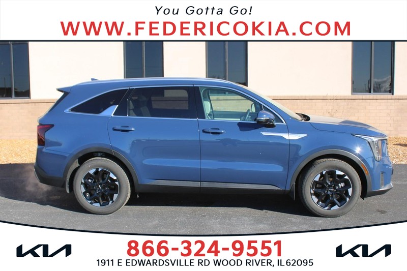 2025 Kia Sorento S's photo