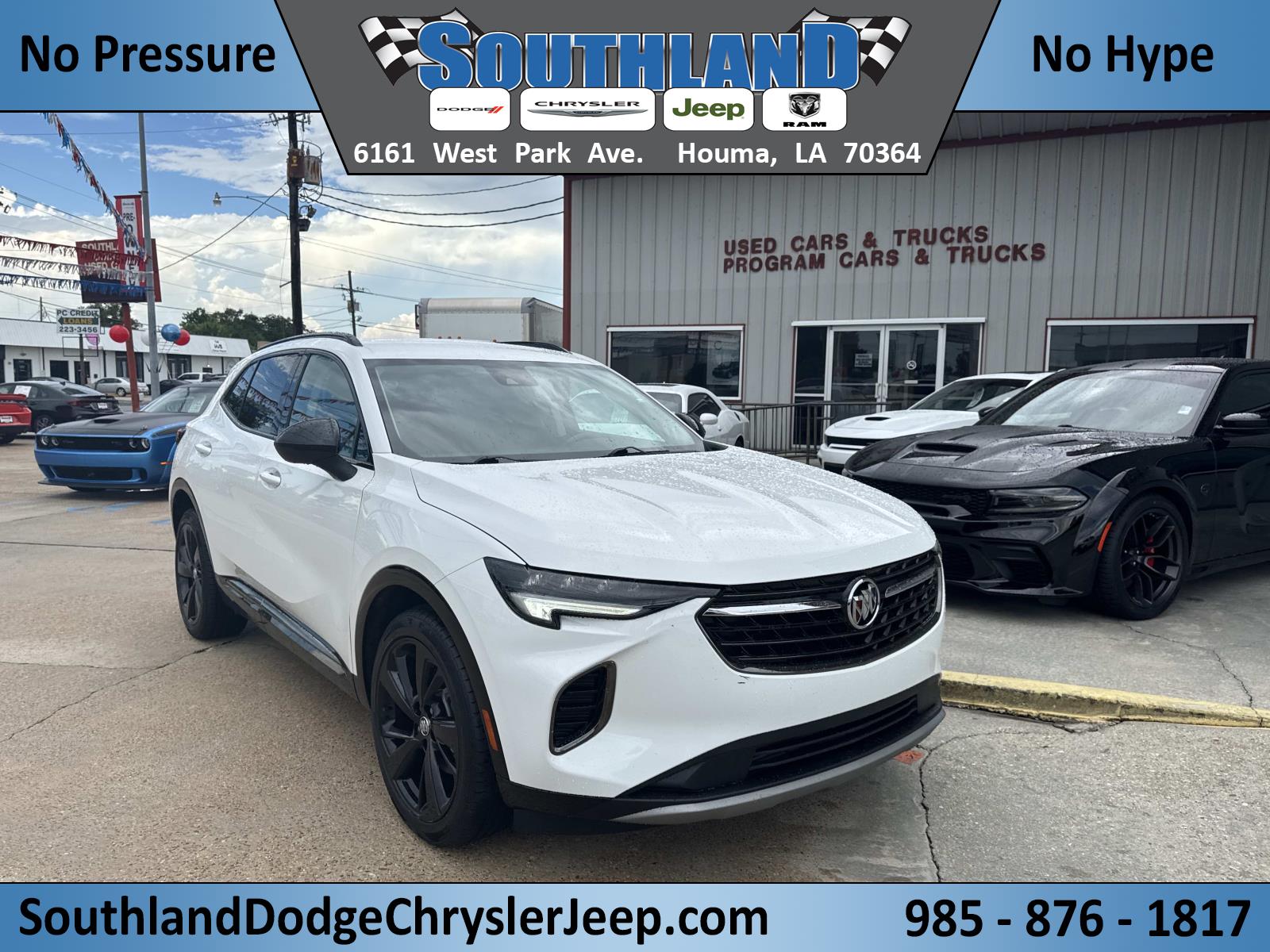 2022 Buick Envision Essence's photo