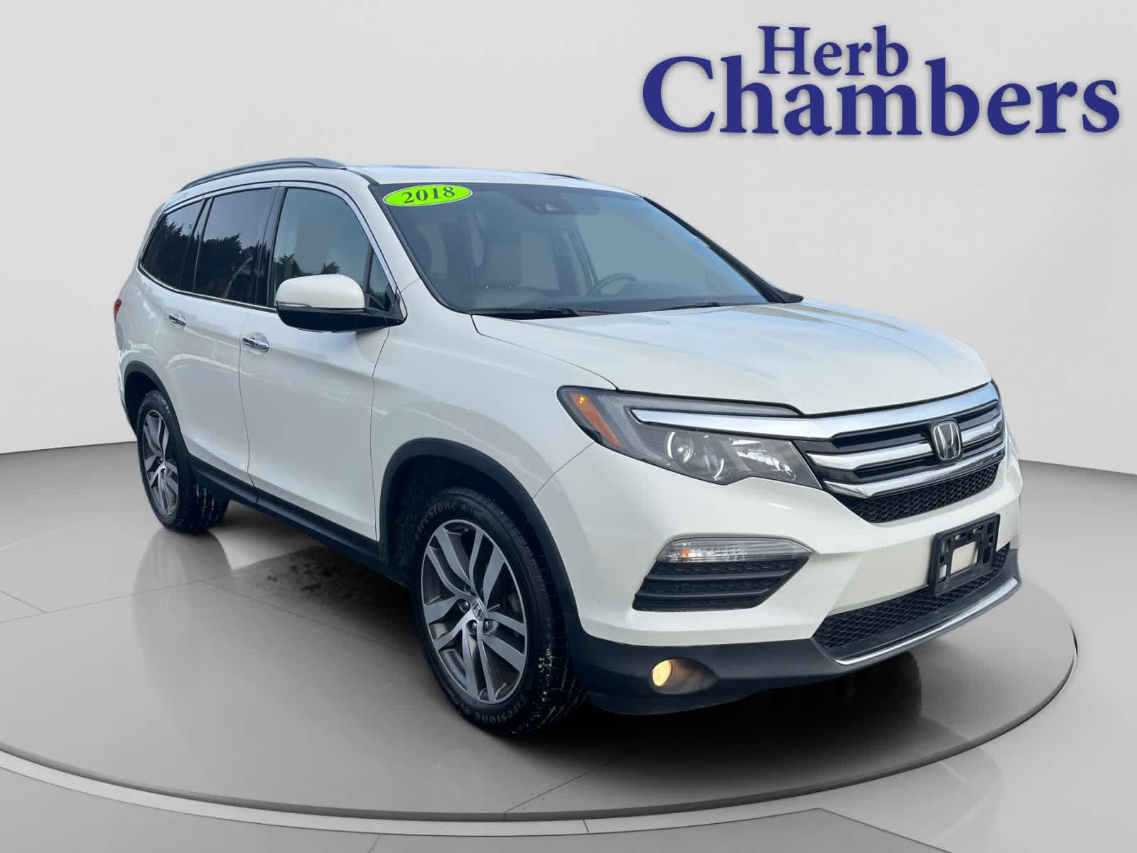 2018 Honda Pilot Elite's photo