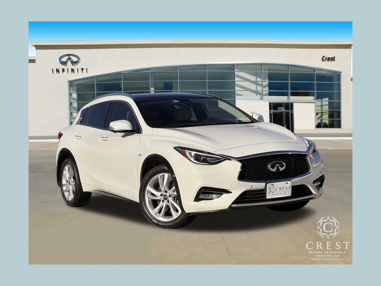 2019 INFINITI QX30 Essential's photo