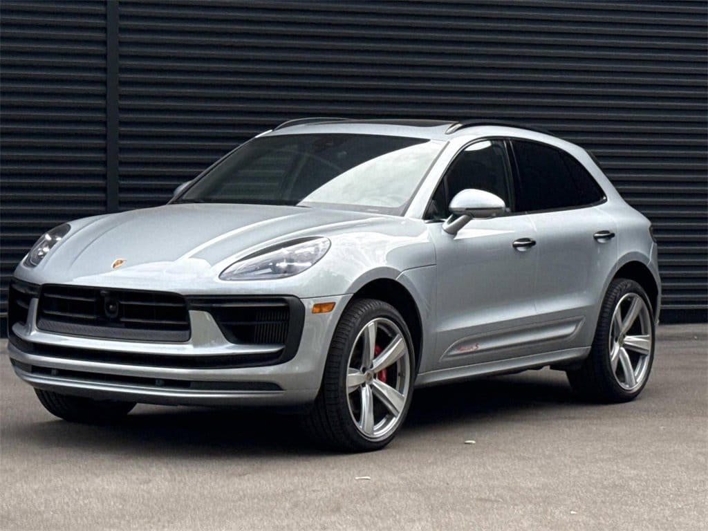 2023 Porsche Macan S's photo